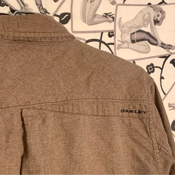 Lightweight Brown Oakley Buttondown Shirt - Picture 4 of 4
